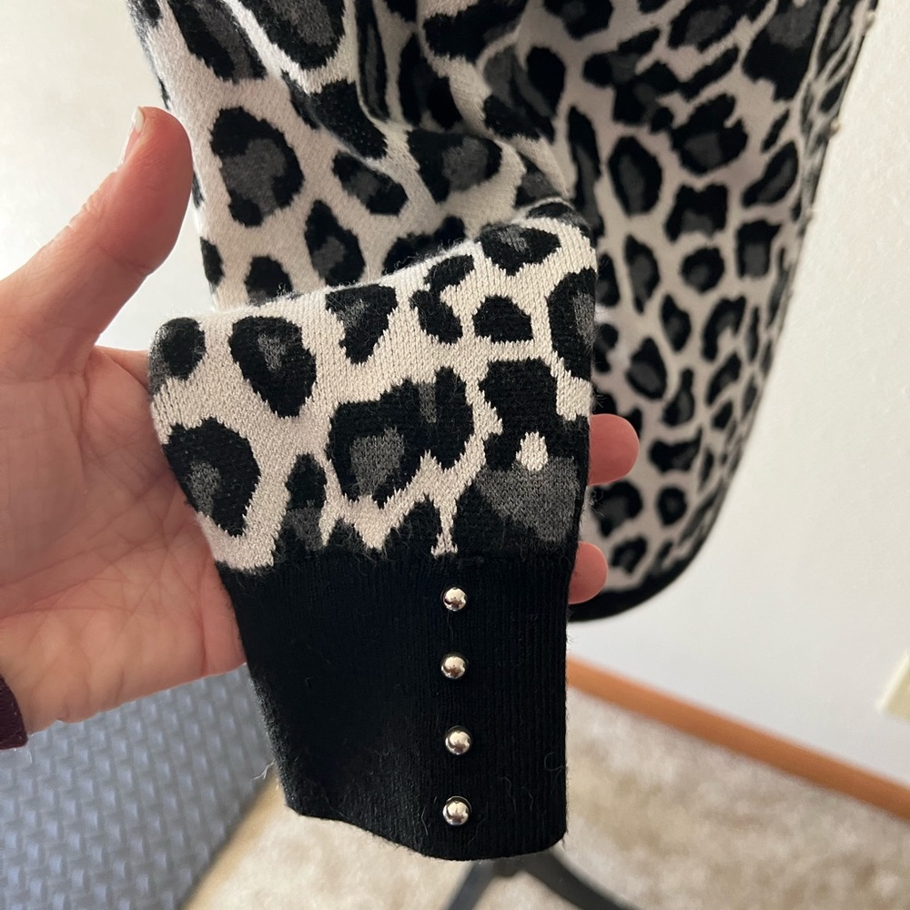Whbm Leopard Print Snap Front Cardigan Size M - image 5